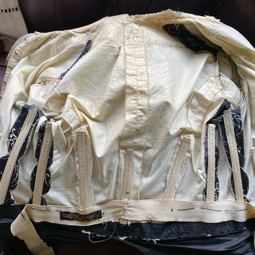 Antique Victorian 1890s silk two piece - Picture 3 of 15